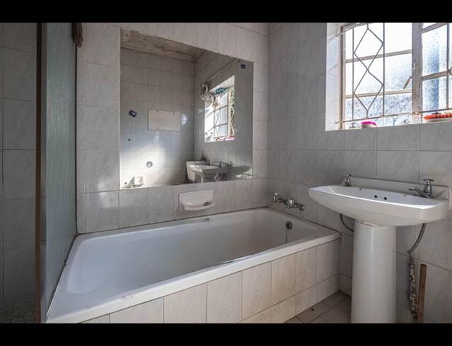 3 BEDROOM HOUSE FOR SALE IN KENSINGTON